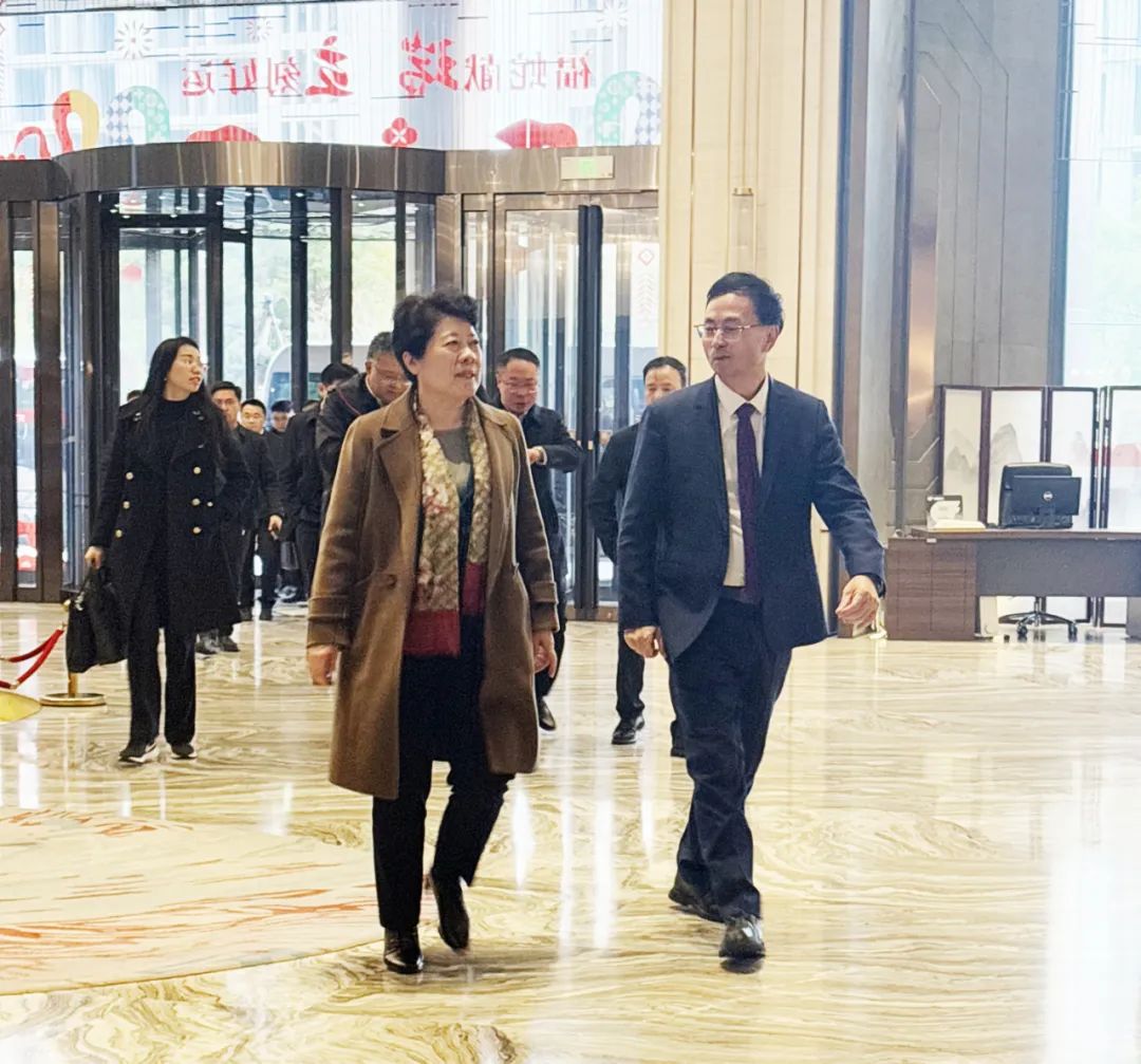 湖南省委常委、長沙市委書記吳桂英在滬考察 肯定“國企實力+民企活力”協同發展模式 要求深化務實合作