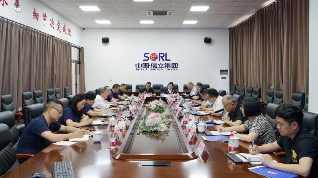 重慶市公交集團(tuán)總經(jīng)理譚軍一行來新瑞立洽談戰(zhàn)略合作