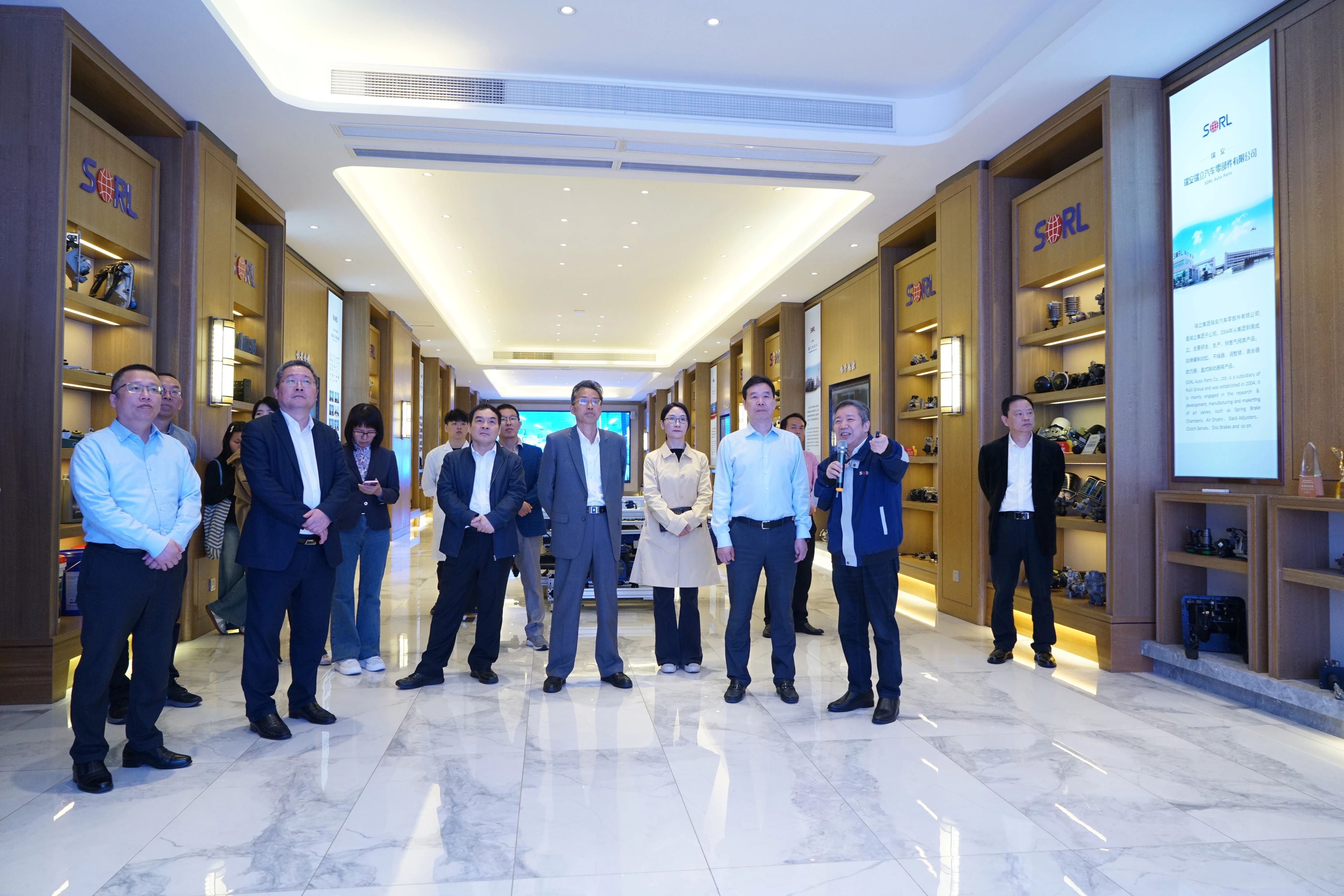 浙江省政協(xié)常委、教科衛(wèi)體委員會(huì)主任鄭瑤一行調(diào)研瑞立